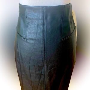 Express (vegan leather) pencil skirt